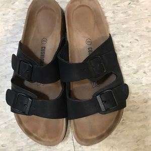 Cushionaire Women’s Black Sandals 9.5